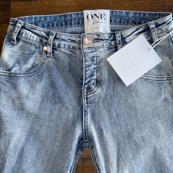 NWT— One Teaspoon Denim - Picture 3 of 12